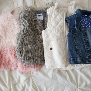 Lot of 4 vests